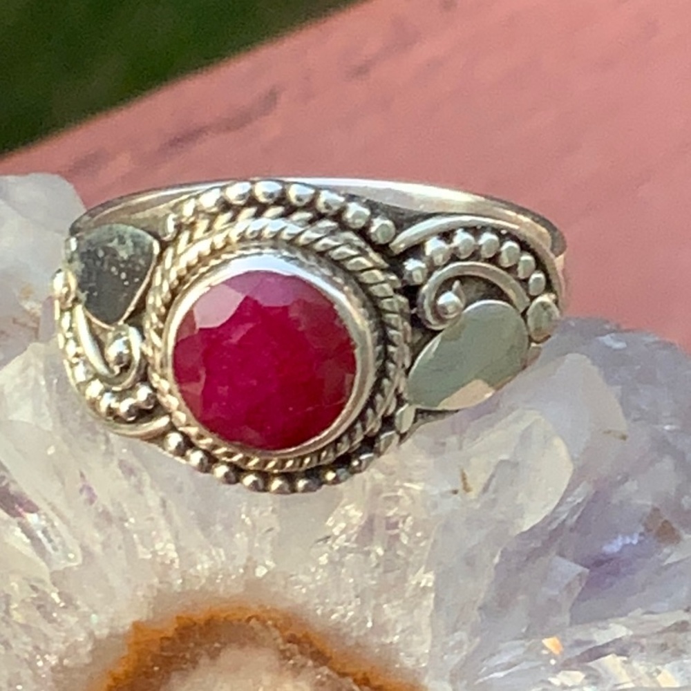 BOUTIQUE NATURAL FACETED RUBY 925 SILVER RING, 8.5 - Picture 9 of 13